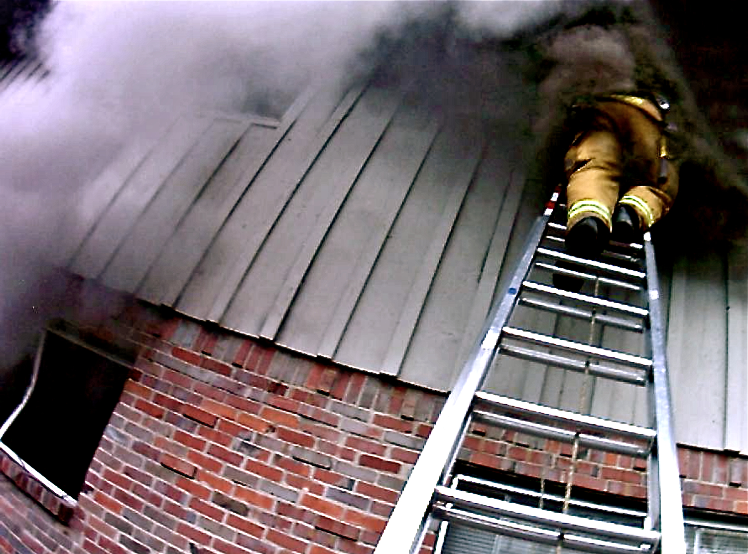 Evant Fire VES-Vent Enter Search – Apartment Fire Video | IRONSandLADDERS.com